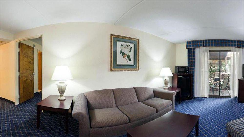 Boxboro Regency Hotel Boxborough Buitenkant foto